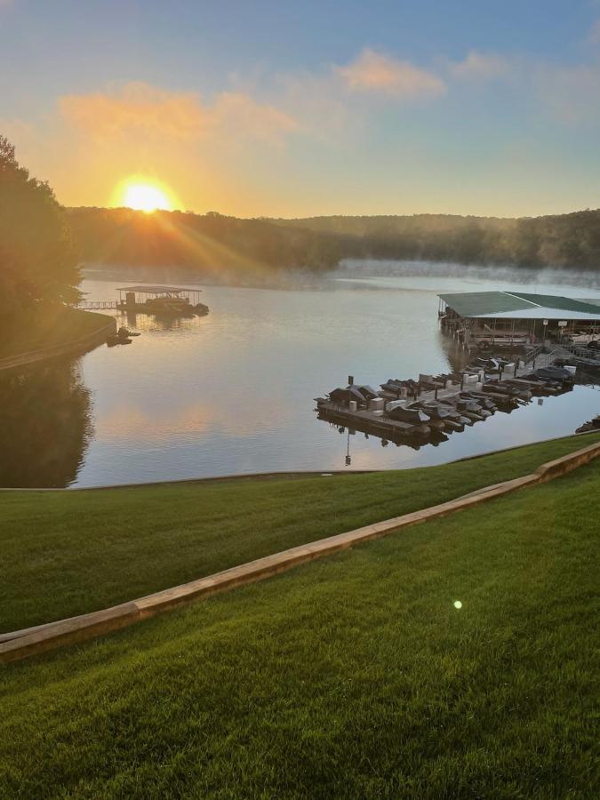 Family Fun Lakefront Condo At Parkview Bay Osage Beach Exterior photo