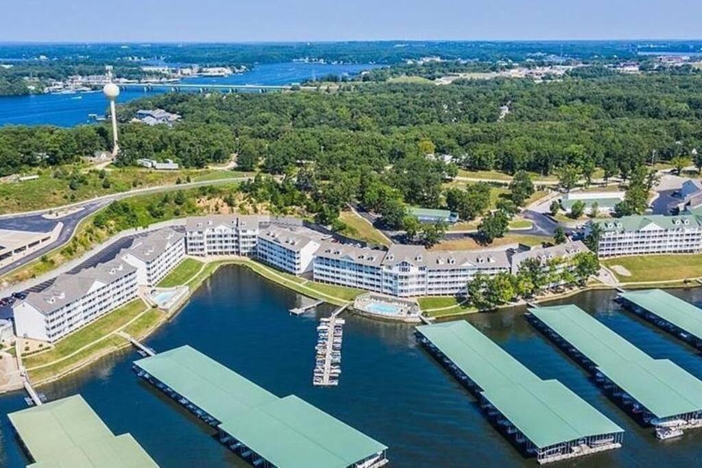 Family Fun Lakefront Condo At Parkview Bay Osage Beach Exterior photo