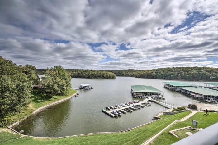 Family Fun Lakefront Condo At Parkview Bay Osage Beach Exterior photo